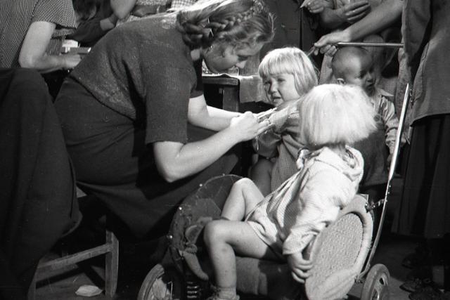 Rok 1948: Hromadné očkovanie proti tuberkulóze v Bratislave
